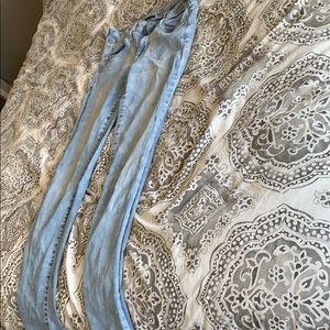 American Eagle light color jeans